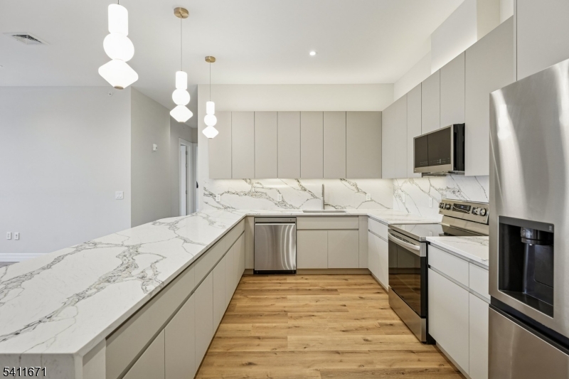 The Summit Estates - Residential Lease