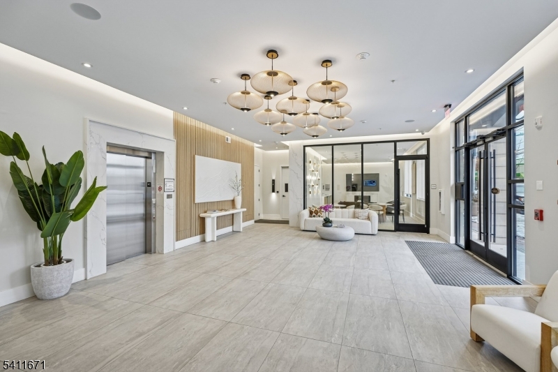 The Summit Estates - Residential Lease