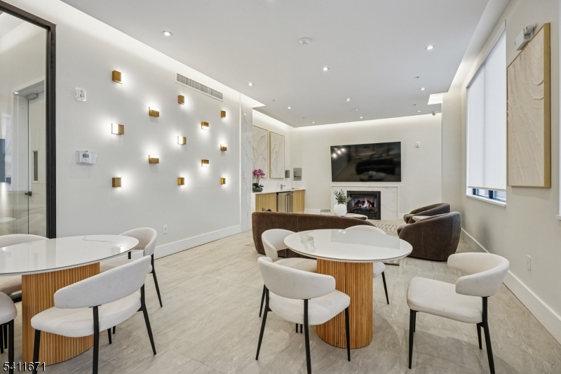 The Summit Estates - Residential Lease