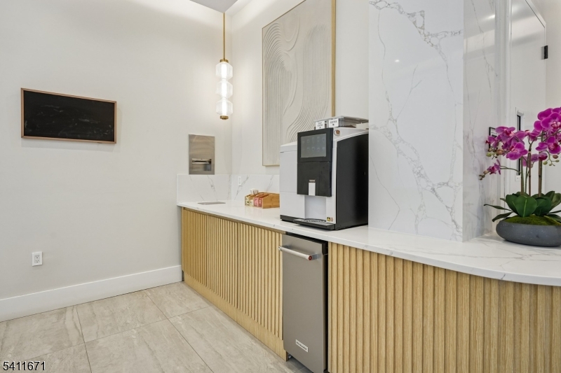 The Summit Estates - Residential Lease