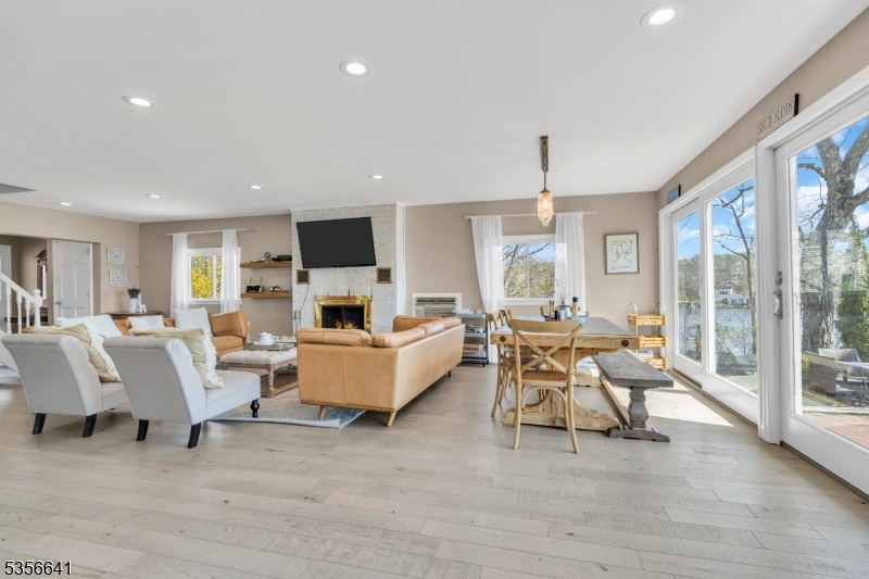 Main Lake - Residential