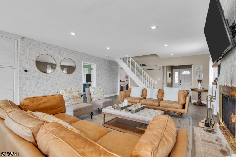 Main Lake - Residential