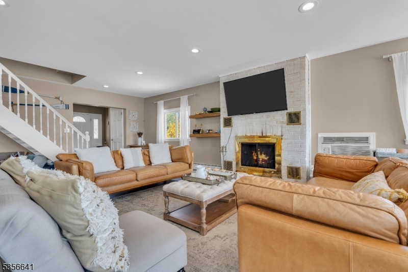 Main Lake - Residential