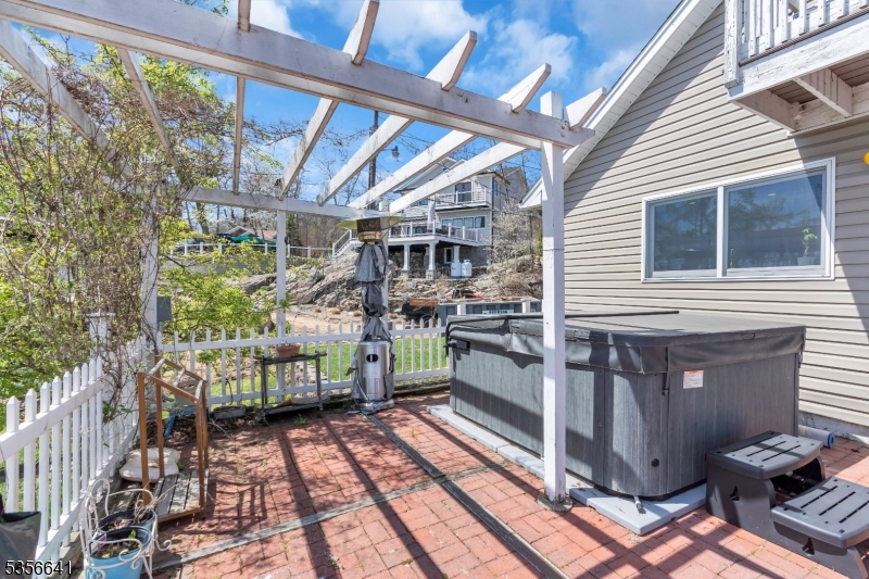 Main Lake - Residential