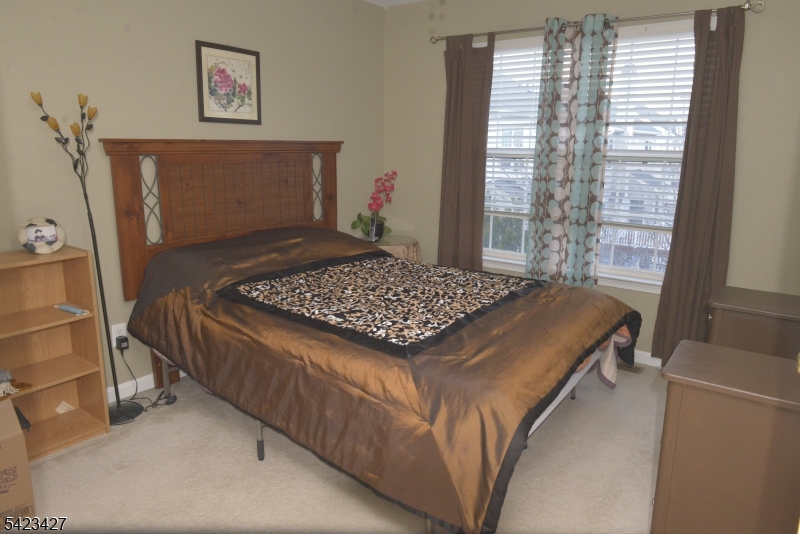 Greenwich Chase - Residential