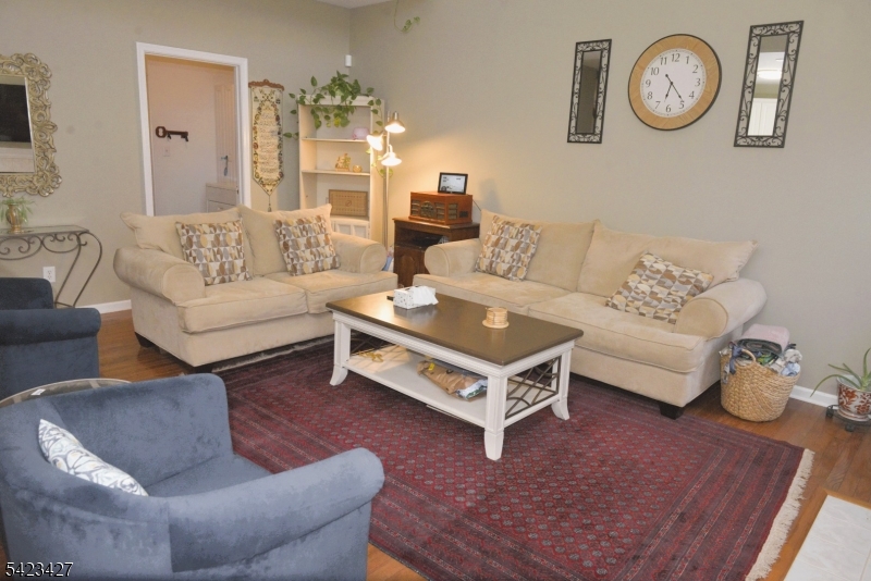 Greenwich Chase - Residential