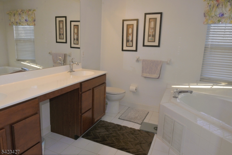 Greenwich Chase - Residential