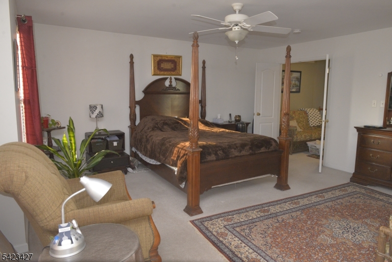 Greenwich Chase - Residential