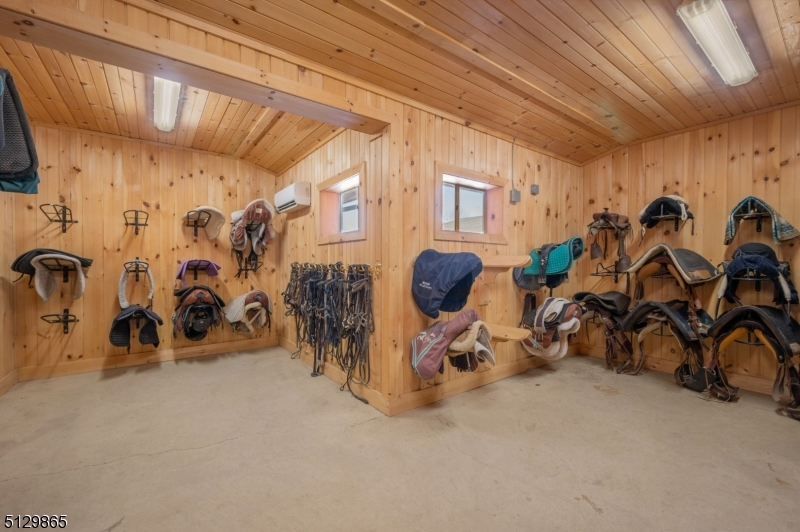 Greendell horse farms - Residential