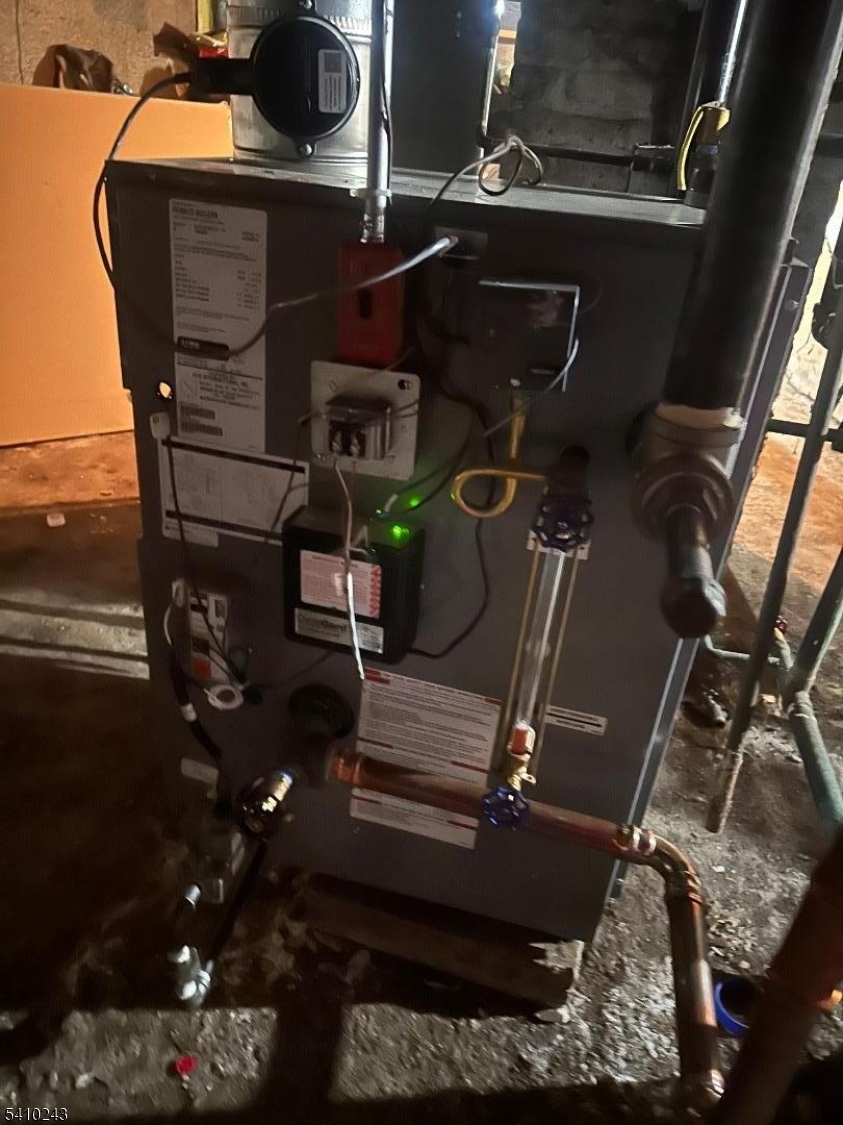 WEEQUAHIC - Residential Income