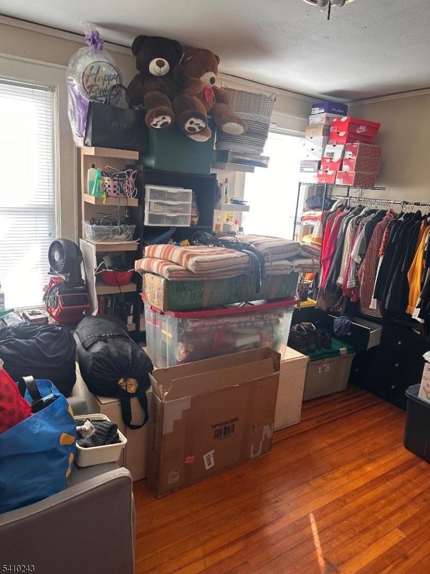 WEEQUAHIC - Residential Income