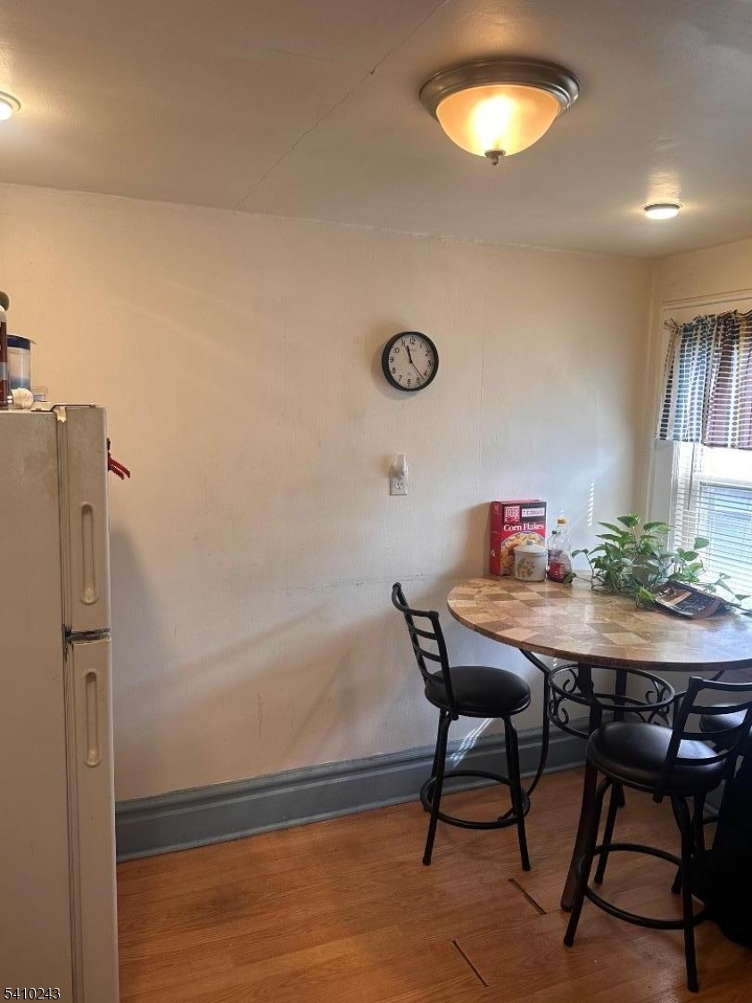 WEEQUAHIC - Residential Income