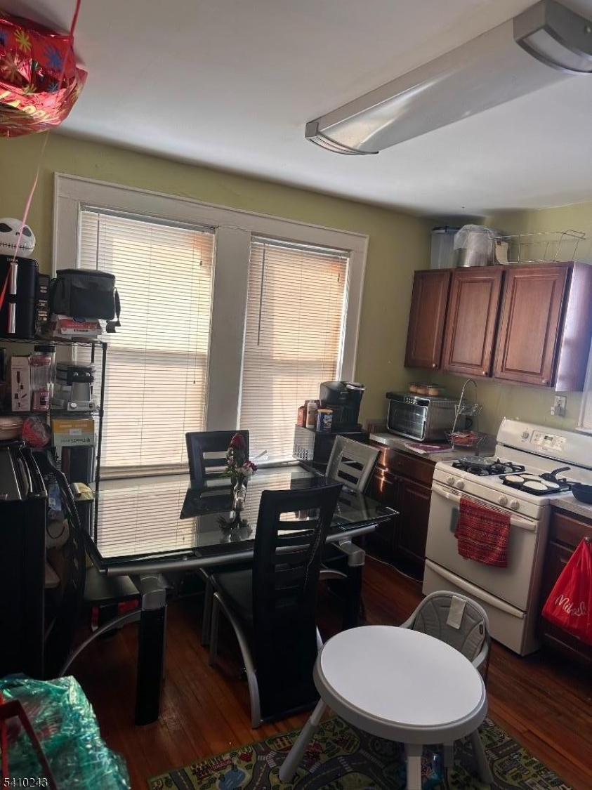 WEEQUAHIC - Residential Income