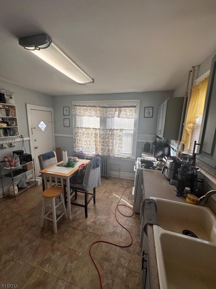 WEEQUAHIC - Residential Income