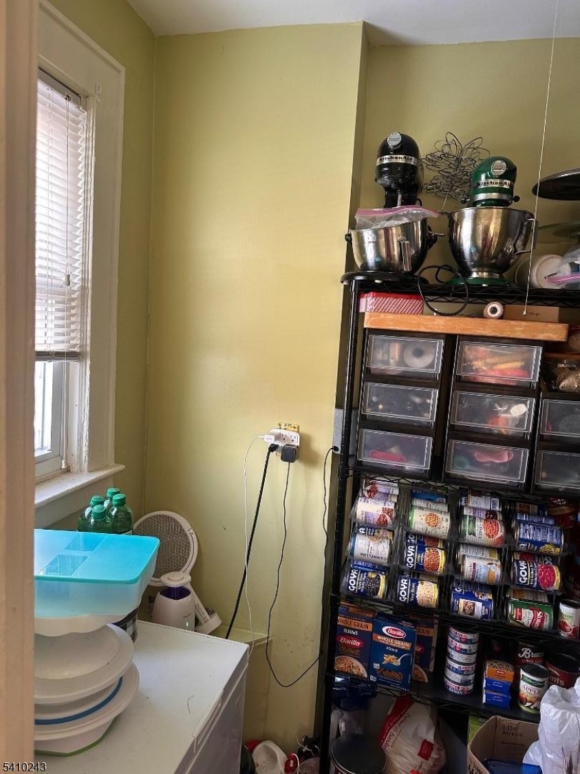 WEEQUAHIC - Residential Income