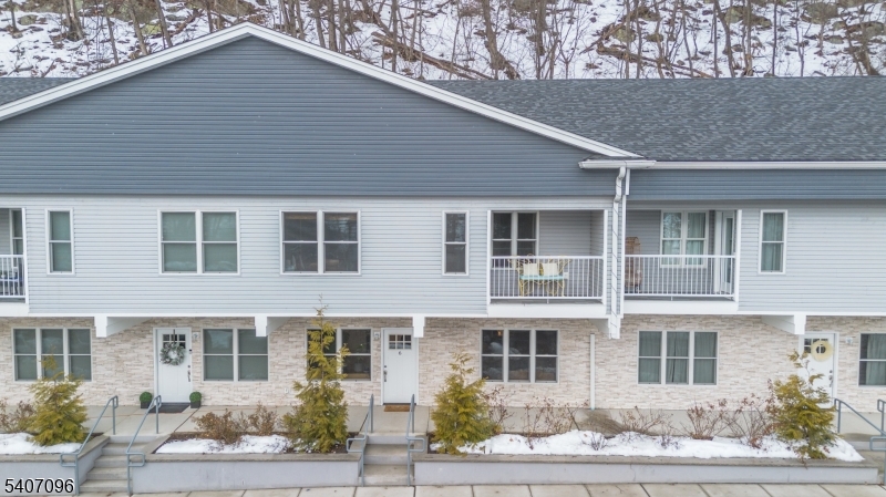 Lakeside Village - Residential