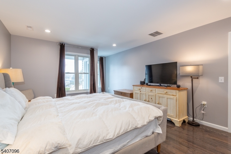 Lakeside Village - Residential