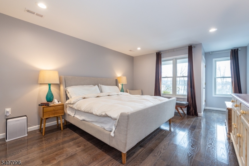 Lakeside Village - Residential