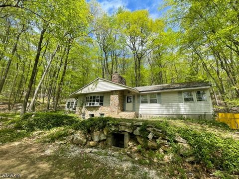 82 River Rd Mount Olive Twp. NJ 07836