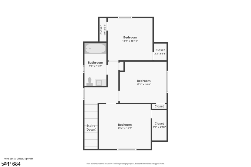 Main image without alt text