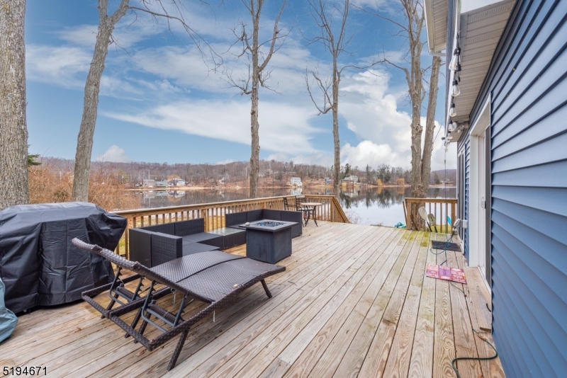 Lakefront Home - Residential