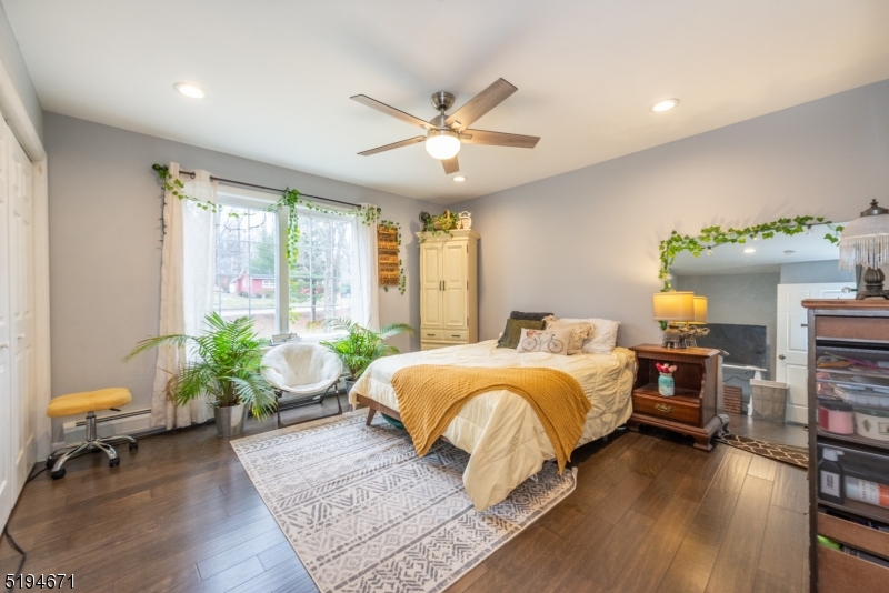 Lakefront Home - Residential