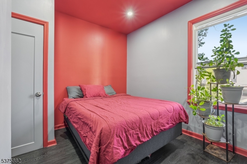 Irvington Twp., New Jersey 07111, United States, 4 Bedrooms Bedrooms, ,2 BathroomsBathrooms,Residential,Active,189149