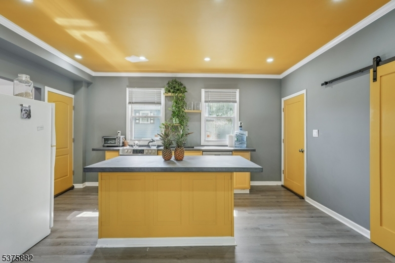 Irvington Twp., New Jersey 07111, United States, 4 Bedrooms Bedrooms, ,2 BathroomsBathrooms,Residential,Active,189149