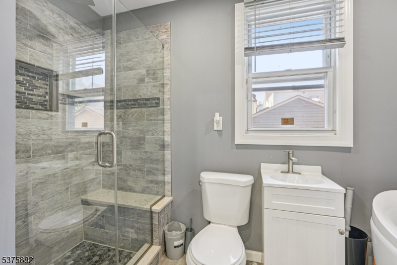 Irvington Twp., New Jersey 07111, United States, 4 Bedrooms Bedrooms, ,2 BathroomsBathrooms,Residential,Active,189149