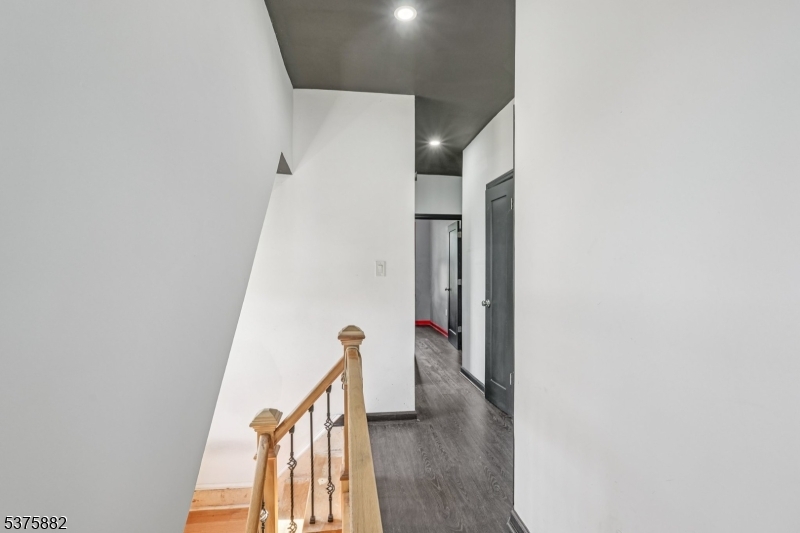 Irvington Twp., New Jersey 07111, United States, 4 Bedrooms Bedrooms, ,2 BathroomsBathrooms,Residential,Active,189149