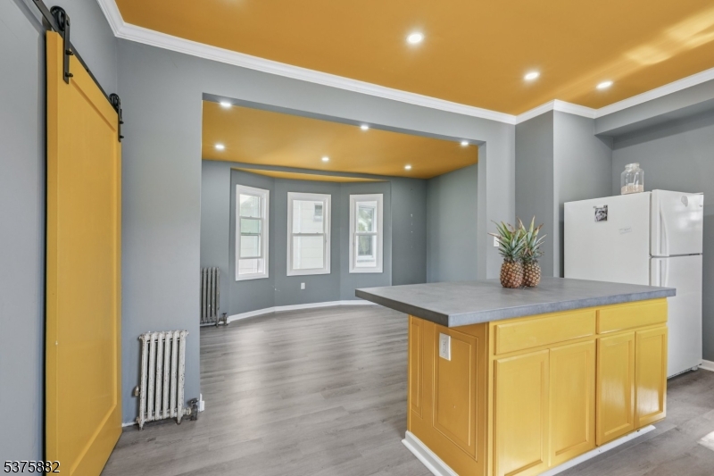 Irvington Twp., New Jersey 07111, United States, 4 Bedrooms Bedrooms, ,2 BathroomsBathrooms,Residential,Active,189149