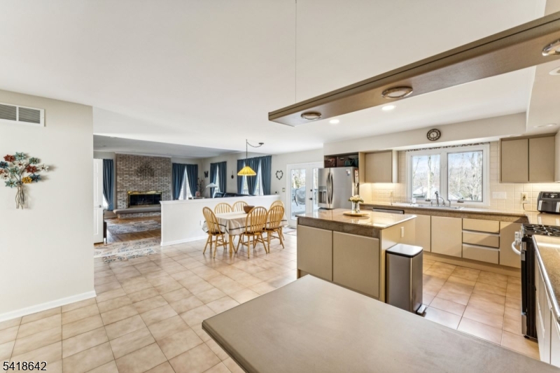 Shongum - Paramount Estates - Residential