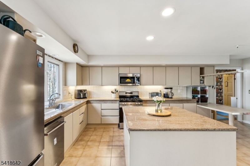 Shongum - Paramount Estates - Residential