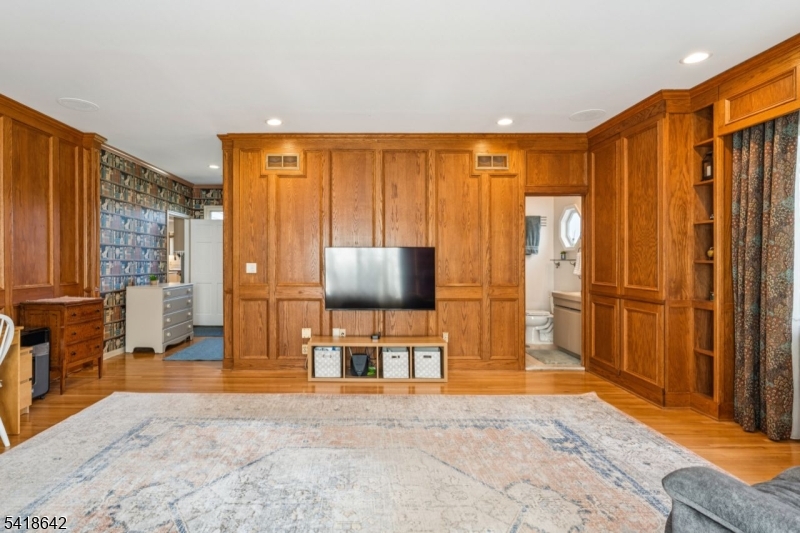 Shongum - Paramount Estates - Residential