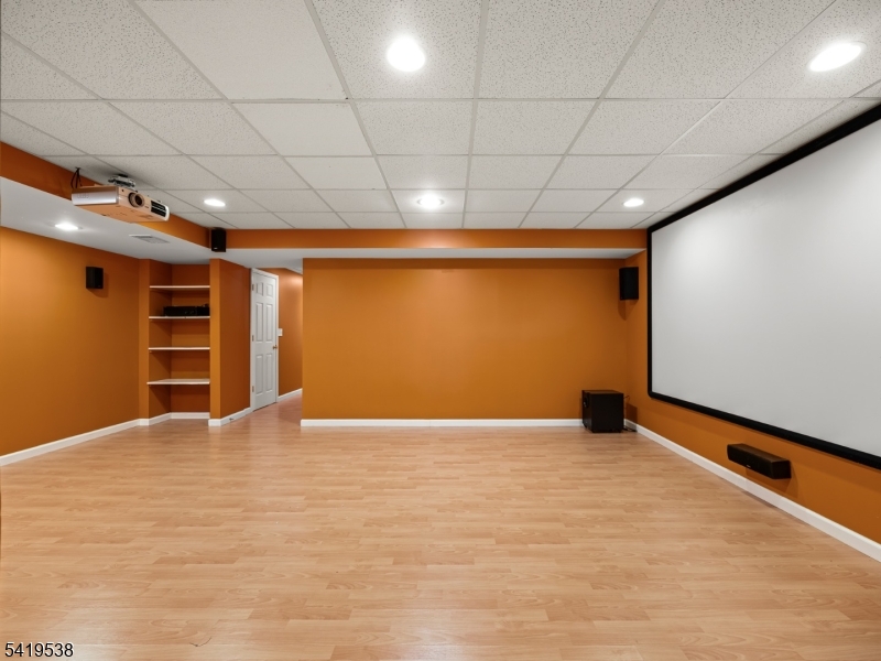 Mazdabrook Commons - Residential