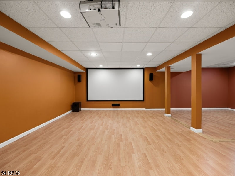 Mazdabrook Commons - Residential