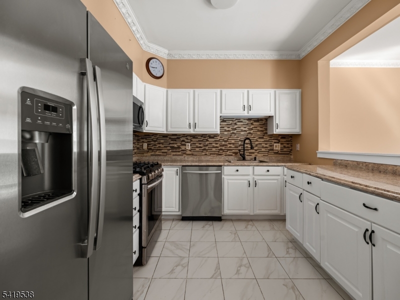 Mazdabrook Commons - Residential