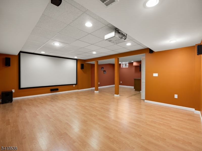 Mazdabrook Commons - Residential