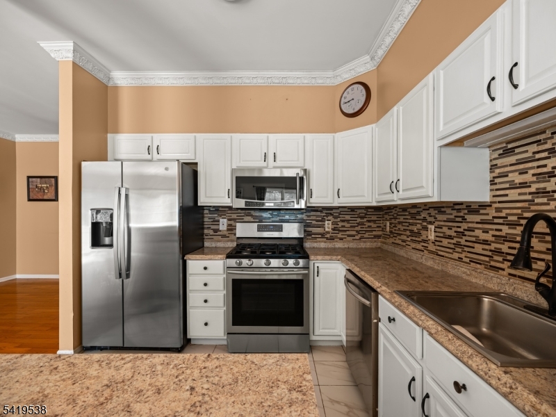 Mazdabrook Commons - Residential