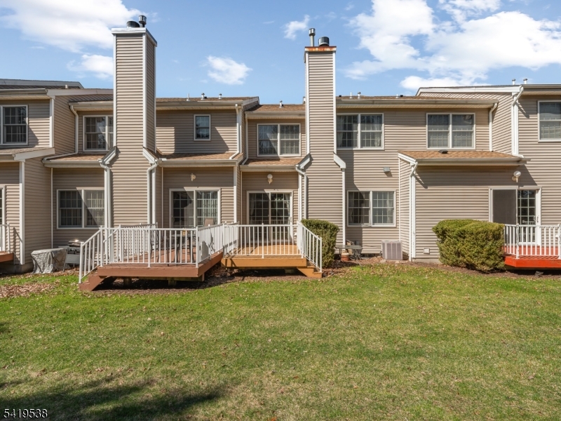 Mazdabrook Commons - Residential