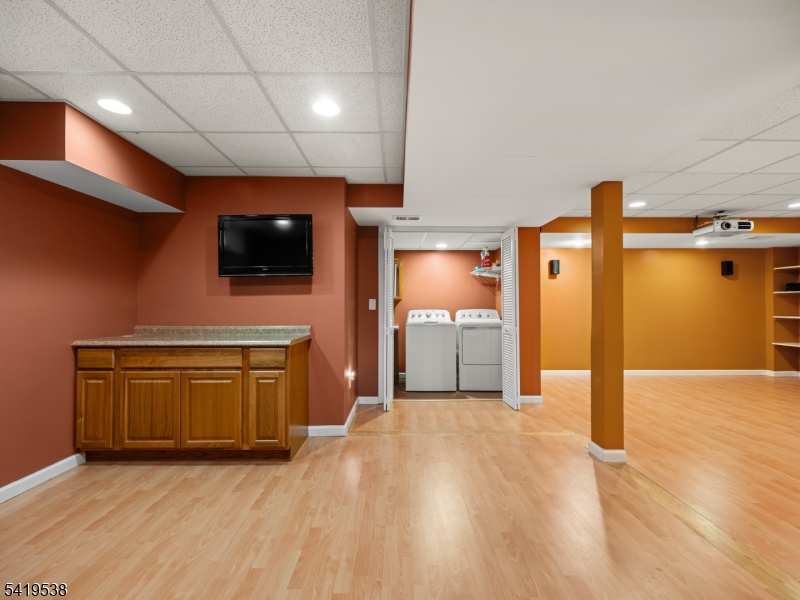 Mazdabrook Commons - Residential