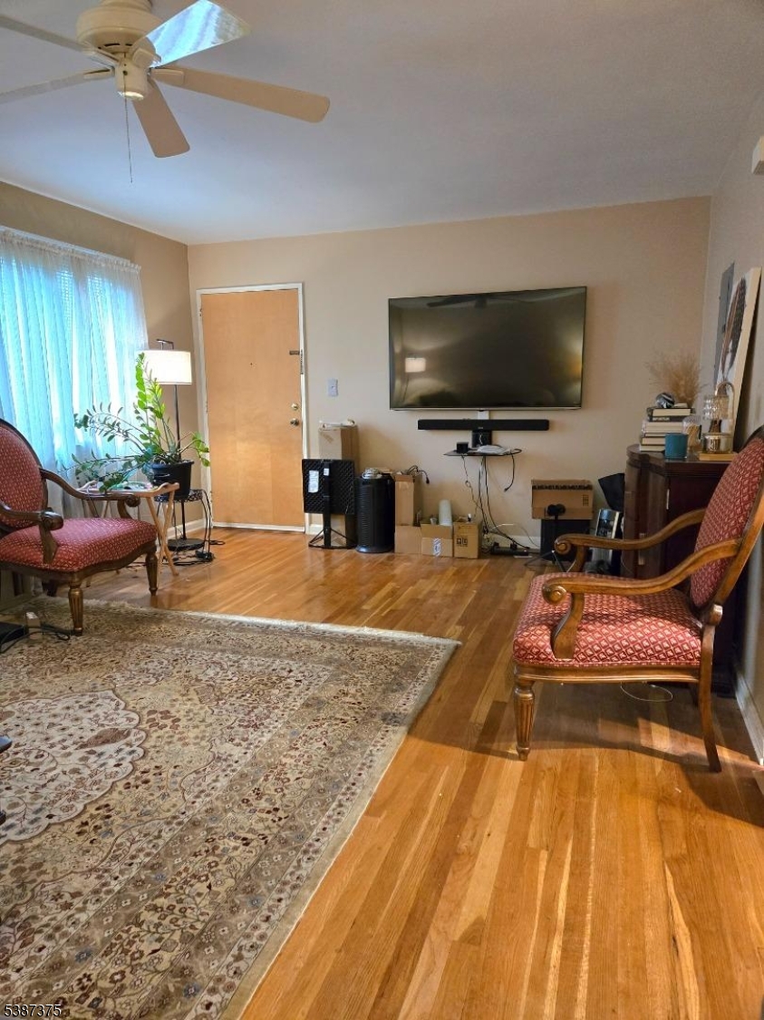 TROY HILLS/SPRINGFIELD - Residential