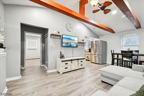 118 Lackawanna Trl Hopatcong Boro NJ 07843