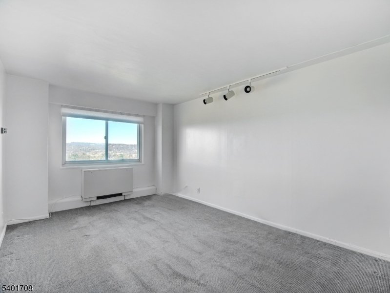 Harrison Park Towers - Residential