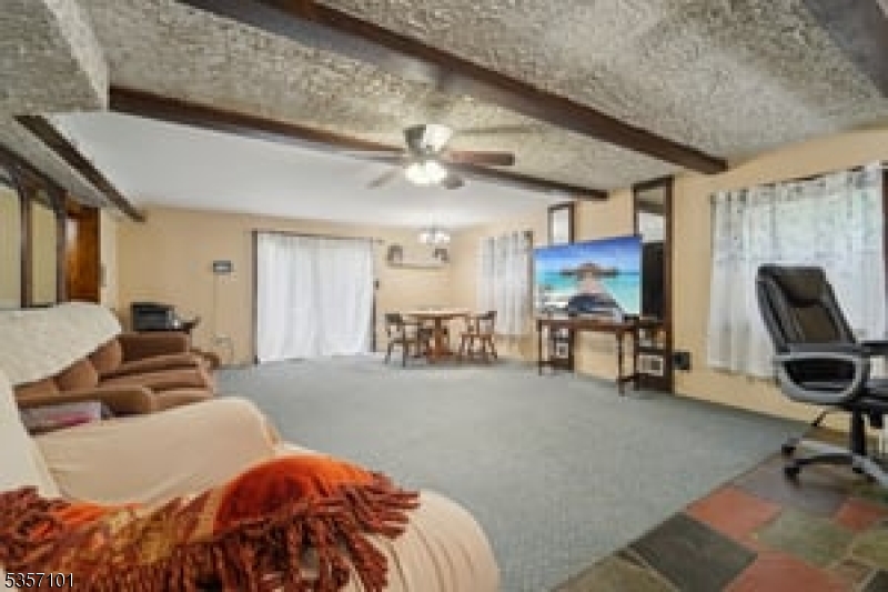 8 Oak Ave