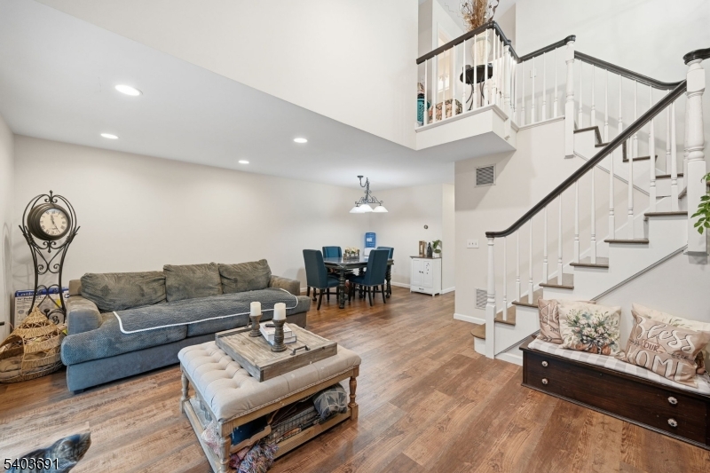 Mountain Ridge Townhomes - Residential