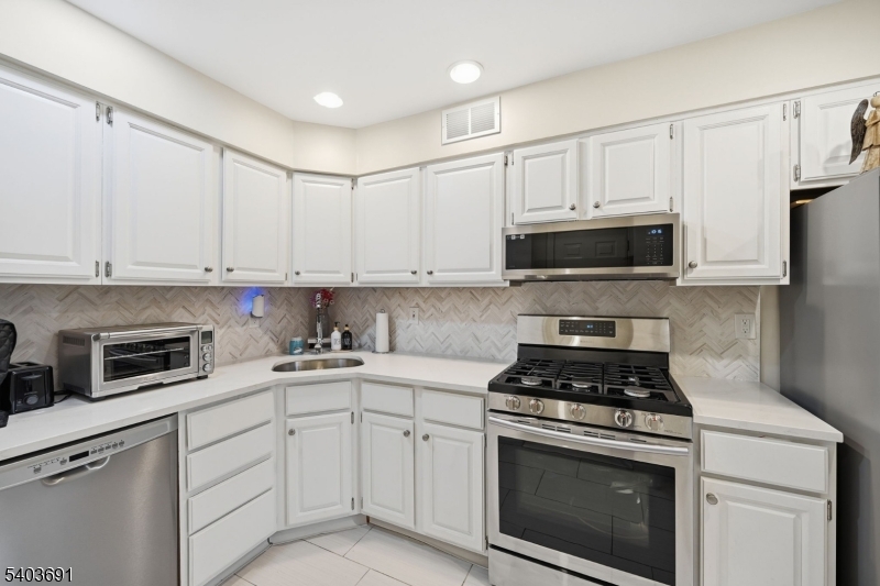 Mountain Ridge Townhomes - Residential