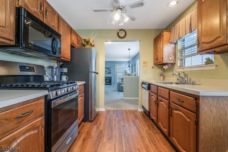 Readington Twp., New Jersey 08889, United States, 2 Bedrooms Bedrooms, ,2 BathroomsBathrooms,Residential,Pending,29579