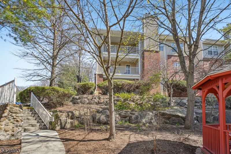 Crescent Court - Residential