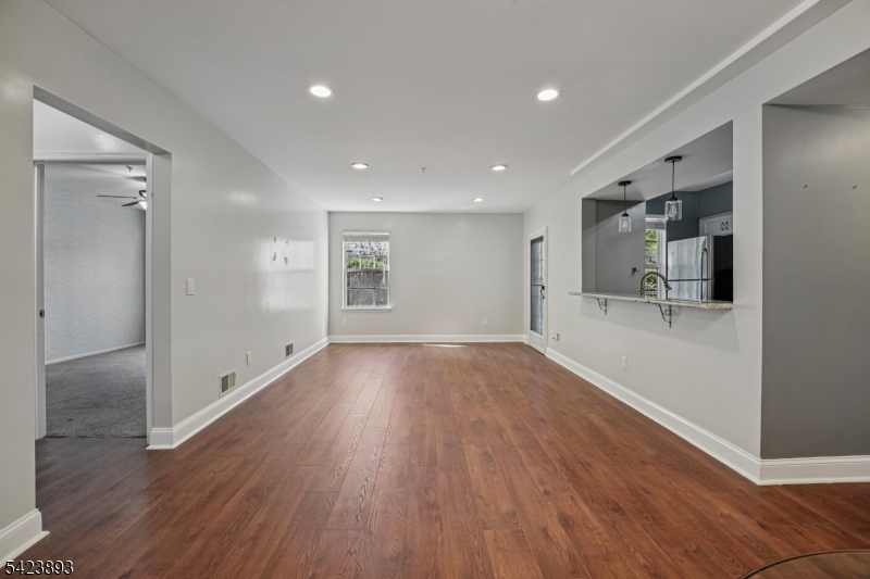 Crescent Court - Residential